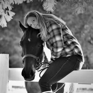 Meet your Posher, Emilie